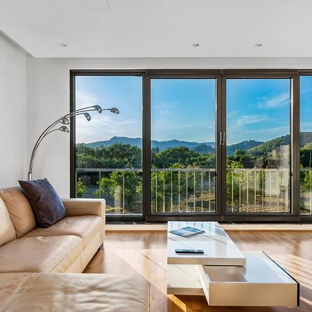 Contemporary Apartment With Rooftop Terrace In Марібор Екстер'єр фото