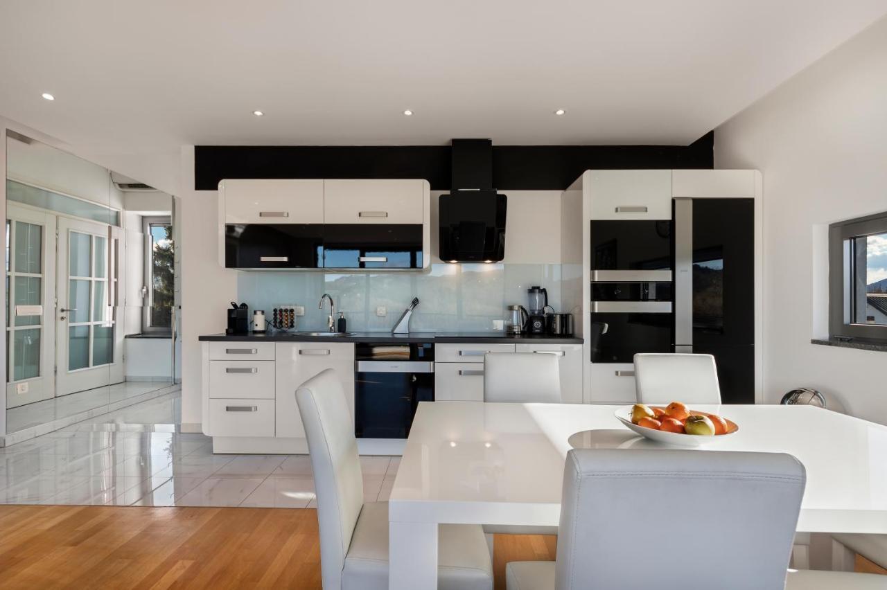Contemporary Apartment With Rooftop Terrace In Марібор Екстер'єр фото