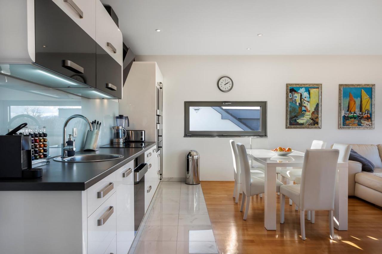 Contemporary Apartment With Rooftop Terrace In Марібор Екстер'єр фото